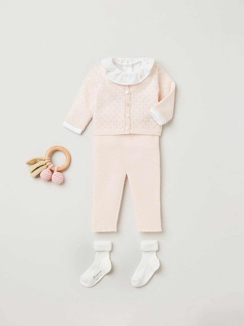 Look naissance hiver 2023 ensemble rose