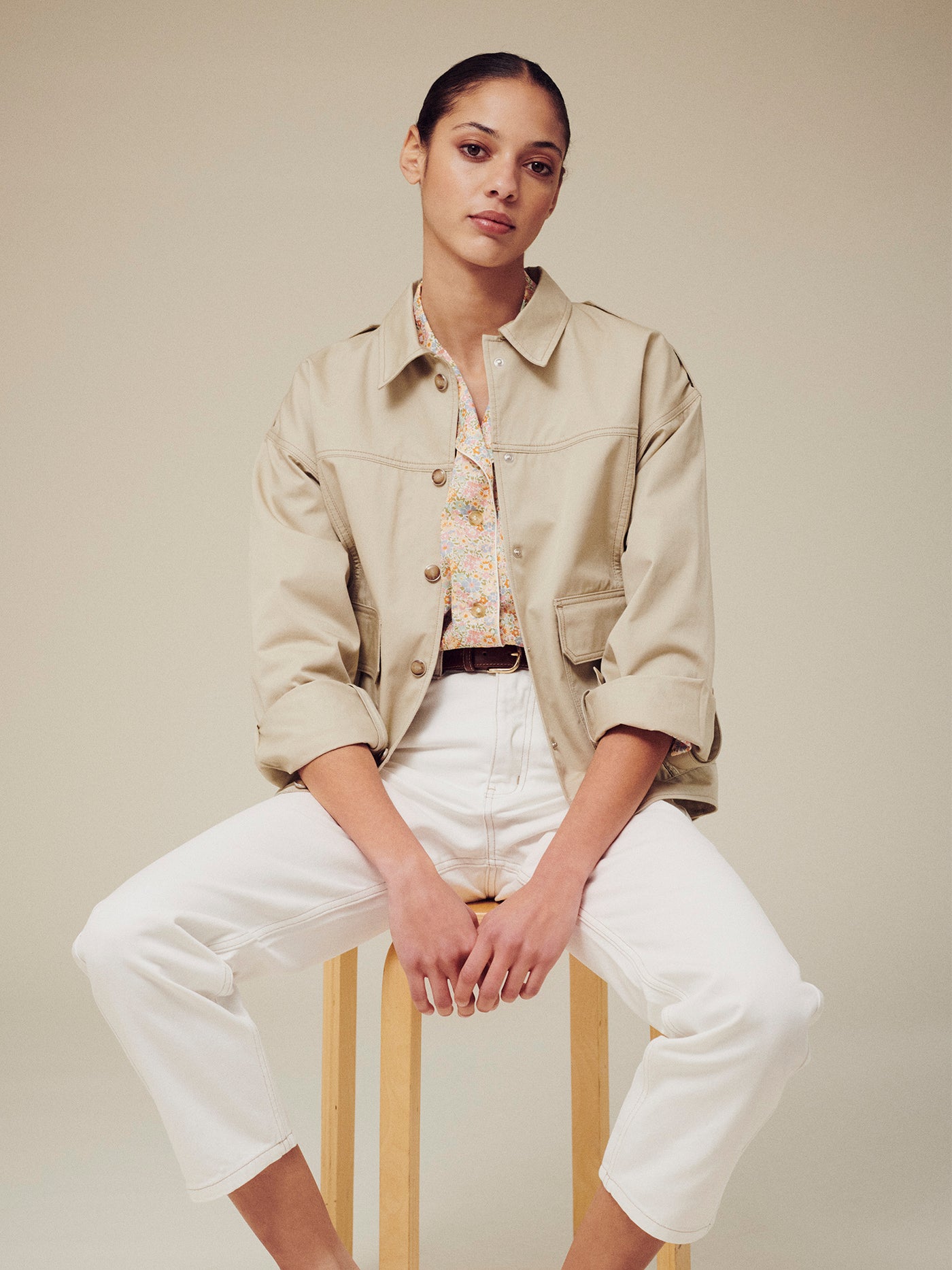 Look femme été 2025 Veste beige