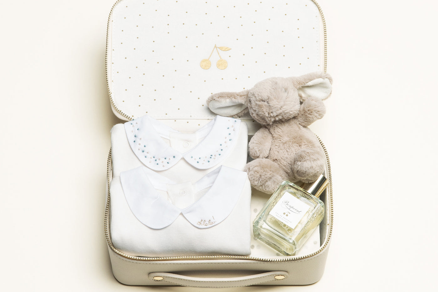 Petite valise naissance - Bodys, peluche et eau de senteur