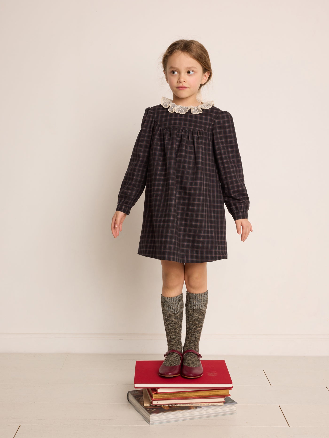 Look fille hiver 2023 robe a collerette