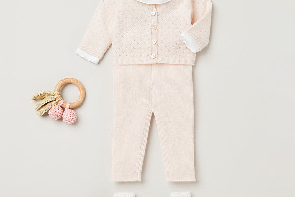 Look naissance hiver 2023 ensemble rose