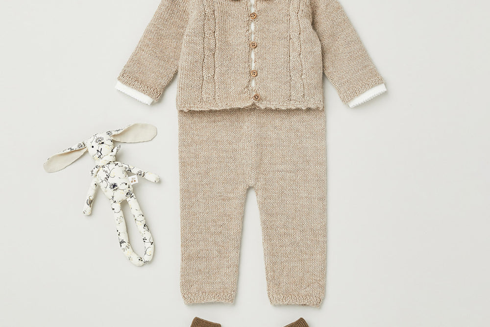 Look naissance hiver 2023 ensemble beige