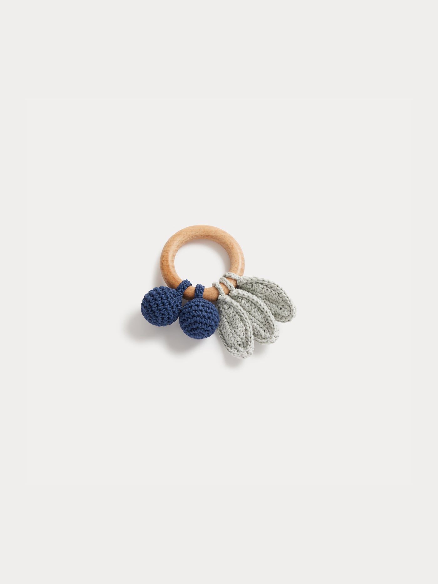 Hochet Be cherry mini crocheté bleu foncé